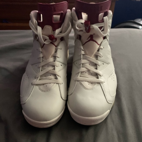 Jordan 6 maroon - Picture 2 of 4